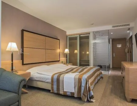 Savoy Hotel 5*