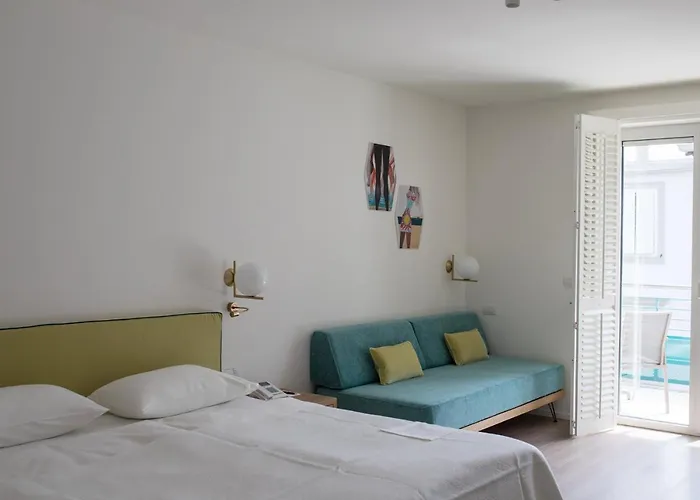 Savoy Отель Градо